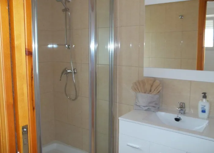 Casa Shaf * دينايا